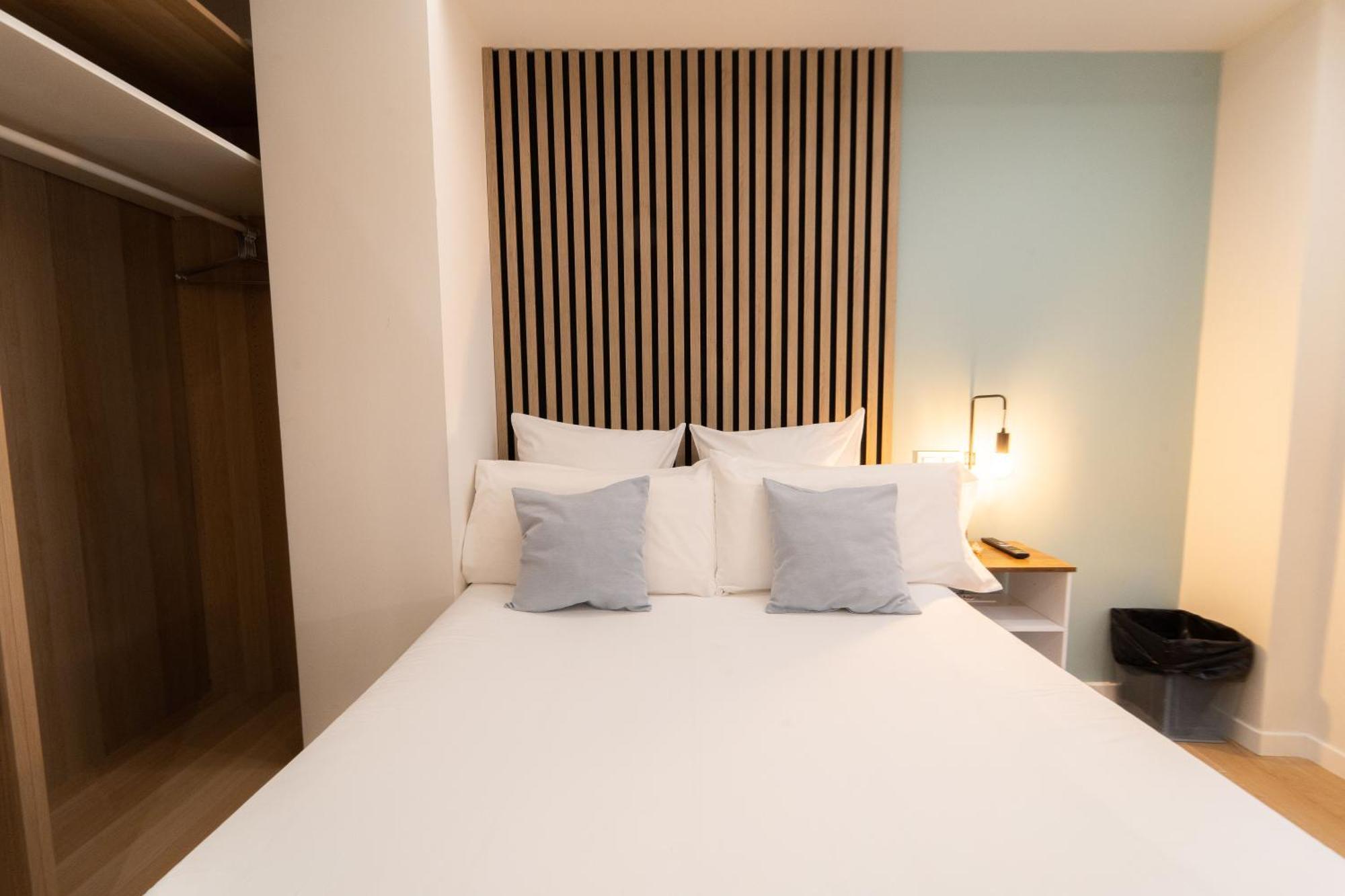 I'M Room Suites Nuevos Ministerios - Bernabeu 'Digital Access' Madrid Room photo