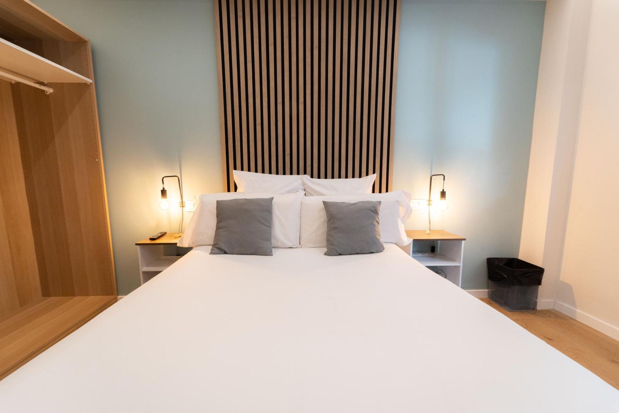 I'M Room Suites Nuevos Ministerios - Bernabeu 'Digital Access' Madrid Room photo