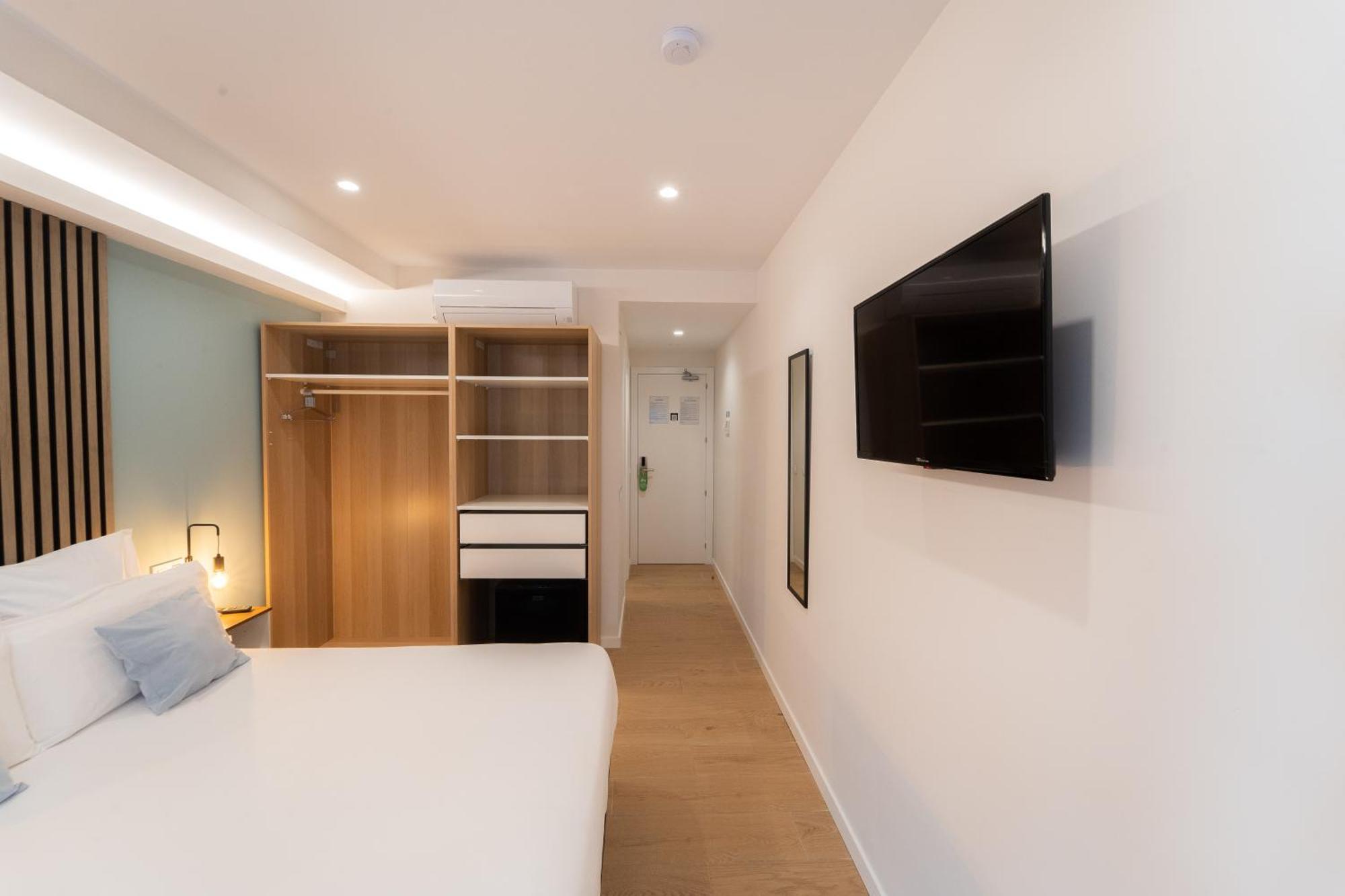 I'M Room Suites Nuevos Ministerios - Bernabeu 'Digital Access' Madrid Room photo